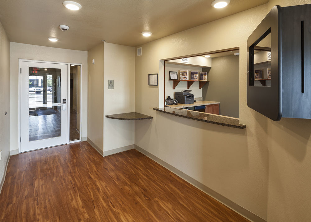 Extended Stay America Select Suites - Cleveland - Airport Fairview Park Екстер'єр фото